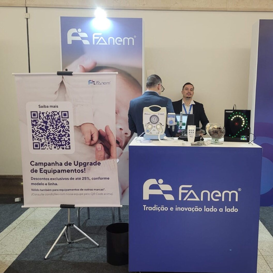 Estande da Fanem no IV Simpósio de Engenharia Clínica do Hospital Sírio Libanês 