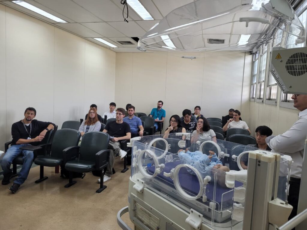 Aula de Engenharia Clínica na USP sobre a Unidade Híbrida Duetto®